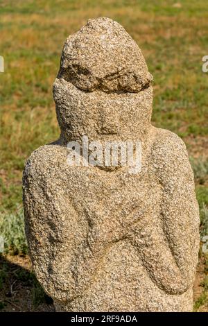 A stone figure of the Ungut complex, a Turkik monument ensemble consisting of man stones and numerous tombs from the 6-8th centuries AD, in Hustain Nu Stock Photo