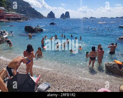 Estate: spiaggia di Marina Piccola a Capri (Italia) Stock Photo