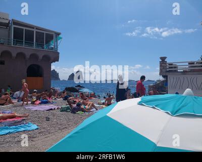 Estate: spiaggia di Marina Piccola a Capri (Italia) Stock Photo