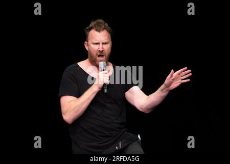 Edinburgh, Scotland, UK. 2nd August 2023. The Assembly Gala Launch showcases the best productions to perform at the Assembly venues during the Edinburgh Fringe 2023.  Pic;  Host Jason Byrne   Iain Masterton/Alamy Live News Stock Photo