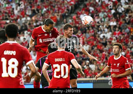 MUNICH - Virgil van Dijk, national coach Ronald Koeman and Memphis ...