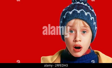 MACAULAY CULKIN in HOME ALONE 2: LOST IN NEW YORK (1992), directed by CHRIS COLUMBUS. Credit: 20TH CENTURY FOX / Album Stock Photo