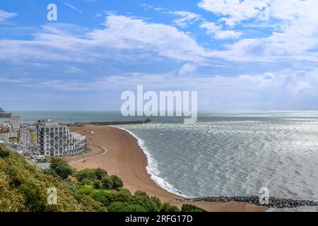 Mermaid Beach / Folkestone Beach. The pebble beach is steeply inclined to the rough sea on a windy day. Shot taken from The Leas - high above the sea. Stock Photo