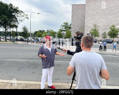 August 3, 2023, Washington DC, Maryland: (NEW) Trump to be Arraigned in Washington DC Court. August 03, 2023, Washington DC, Maryland, USA: The Former US President, Donald J. Trump is set to be arraigned at E. Barrett Prettyman, United States Court House in Washington DC on Thursday (03) after being indicted by special counsel Jack Smith over alleged efforts to overturn the 2020 election. This is his third indictment after leaving the office. Credit: Steven Ramaherison/Thenews2 (Foto: Steven Ramaherison/Thenews2/Zumapress) (Credit Image: © Steven Ramaherison/TheNEWS2 via ZUMA Press Wire) EDIT Stock Photo