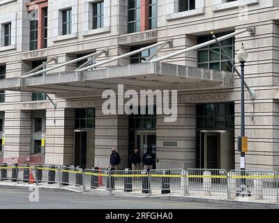 August 3, 2023, Washington DC, Maryland: (NEW) Trump to be Arraigned in Washington DC Court. August 03, 2023, Washington DC, Maryland, USA: The Former US President, Donald J. Trump is set to be arraigned at E. Barrett Prettyman, United States Court House in Washington DC on Thursday (03) after being indicted by special counsel Jack Smith over alleged efforts to overturn the 2020 election. This is his third indictment after leaving the office. Credit: Steven Ramaherison/Thenews2 (Foto: Steven Ramaherison/Thenews2/Zumapress) (Credit Image: © Steven Ramaherison/TheNEWS2 via ZUMA Press Wire) EDIT Stock Photo