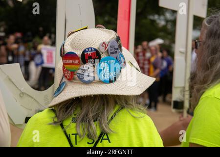 Washington DC, Illinois, USA. 3rd Aug, 2023. THURSDAY, August 3, Washington DC: A Democrat with a hat adorned with buttons on the National Mall. (Credit Image: © Dominic Gwinn/ZUMA Press Wire) EDITORIAL USAGE ONLY! Not for Commercial USAGE! Stock Photo