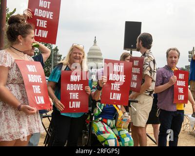 Washington DC, Illinois, USA. 3rd Aug, 2023. THURSDAY, August 3, Washington DC: .as former president Donald Trump is arraigned on federal charges on Thursday, August 3, 2023 in Washington DC (Credit Image: © Dominic Gwinn/ZUMA Press Wire) EDITORIAL USAGE ONLY! Not for Commercial USAGE! Stock Photo