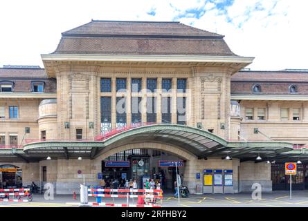 Lausanne Railway Station (Gare de Lausanne), Place de la Gare, Lausanne, Canton of Vaud, Switzerland Stock Photo