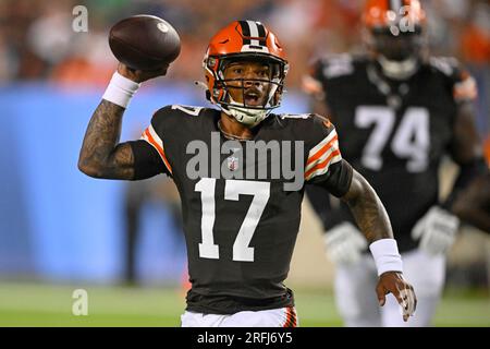 Cleveland Browns rookie Dorian Thompson-Robinson (17) calls a play during  the NFL football team's rookie minicamp in Berea, Ohio, Friday, May 12,  2023. (AP Photo/Phil Long Stock Photo - Alamy