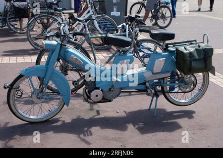 Mobylette france hi-res stock photography and images - Alamy