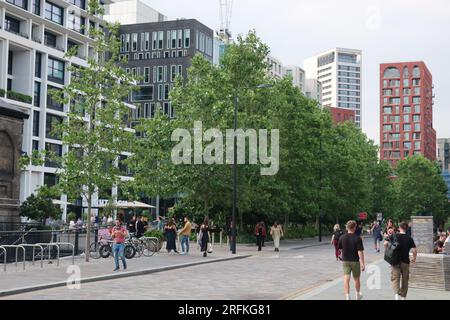 Granary Square, King's Cross, London: a mixed use new urban development of public space, restaurants, shops & apartments. Stock Photo
