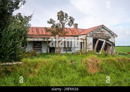 Abandoned house, Taranaki, North Island, New Zealand Stock Photo