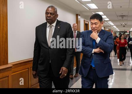 Washington, United States Of America. 03rd Aug, 2023. Washington, United States of America. 03 August, 2023. U.S. Secretary of Defense Lloyd Austin, left, escorts Mongolian Prime Minister Luvsannamsrain Oyun-Erdene, left, to bilateral meetings at the Pentagon, August 3, 2023 in Washington, DC Credit: MC1 Alexander Kubitza/DOD Photo/Alamy Live News Stock Photo