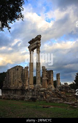 Ruins of the Roman Qasr l Naous in Ain Ekrine, Lebanon. Stock Photo