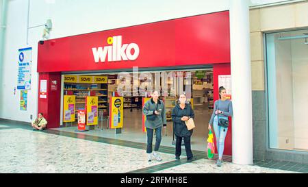 Glasgow, Scotland, UK. 4th  August, 2023.Wilko in verge of collapse saw an empty clydebank store with only one till open and two staff today with no notices posted outside shop..  Credit Gerard Ferry/Alamy Live News Stock Photo