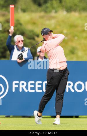 Irvine, UK. 04th Aug, 2023. The second day of the Trust Golf Women's Scottish Open Golf Tournament at Dundonald Links Golf Course, near Irvine, Ayrshire, Scotland, UK saw the 145 competitors play in sunny conditions with a moderate breeze. Jennifer Kupcho teeing off at the third. Credit: Findlay/Alamy Live News Stock Photo
