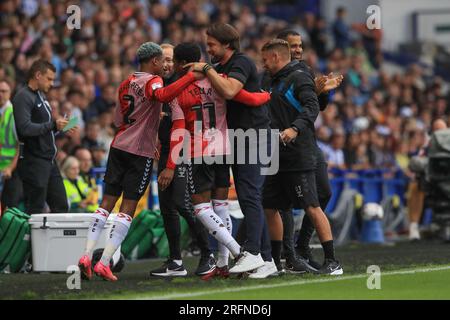 Nathan Tella of Southampton celebrates his goal to make it 0-1