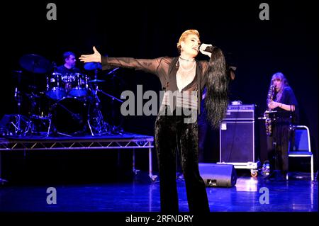 Reuben Singer Cabaret singer and comedian Reuben Kaye, Edinburgh Festival Fringe ...