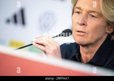 Wyong, Australia. 05th Aug, 2023. Soccer, women: World Cup, final press conference Germany: Martina Voss-Tecklenburg, national coach of the German women's national soccer team. Credit: Sebastian Christoph Gollnow/dpa/Alamy Live News Stock Photo