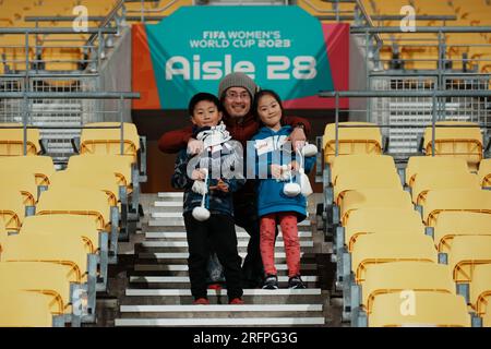 Wellington, New Zealand. 5th Aug, 2023. Japanese Father with children pre-game. Japan vs Norway. FIFA Women's World Cup Australia and New Zealand. Round of 16. Wellington. New Zealand. (Joe Serci/SPP) Credit: SPP Sport Press Photo. /Alamy Live News Stock Photo