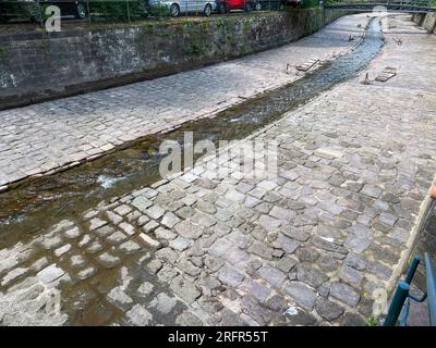 Oos, Oosbach Fluß durch Baden-Baden mit Niederwasser im Juli 2023 Stock Photo