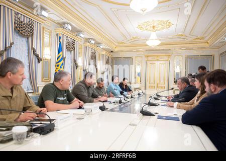 Kyiv, Ukraine. 05th Aug, 2023. Ukrainian President Volodymyr Zelenskyy meets with former New Jersey Governor and current Republican presidential candidate Chris Christie during the latter's unannounced visit to Kyiv on Friday, August 4, 2023. Photo via Ukrainian Presidential Press Office/UPI Credit: UPI/Alamy Live News Stock Photo