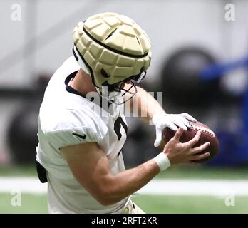 Metairie, USA. 05th Aug, 2023. Tight end Juwan Johnson (83) catches a pass  during New Orleans Saints training camp at the Ochsner Sports Performance  Center Indoor Facility in Metairie, Louisiana on Saturday