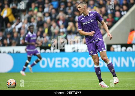 AFC Fiorentina's Nikola Milenkovic during the Sela Cup match between Newcastle United and ACF Fiorentina at St. James's Park, Newcastle on Saturday 5th August 2023. (Photo: Michael Driver | MI News) Credit: MI News & Sport /Alamy Live News Stock Photo