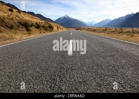 Aoraki / Mount Cook from Mount Cook Road - South Island of New Zealand. Mount Cook is the tallest mountain in New Zealand. Stock Photo