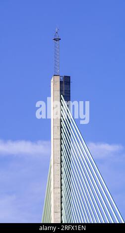Wigg Island, Widnes - overlooking the River Mersey and the Mersey Gateway Bridge Stock Photo