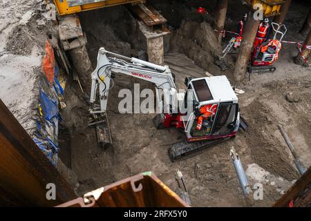 AMSTERDAM - Work on the A10 motorway. The A10 and A4 motorways and a section of train track have been temporarily closed in order to install two huge roof sections at Amsterdam Zuid station. ANP JEROEN JUMELET netherlands out - belgium out Stock Photo