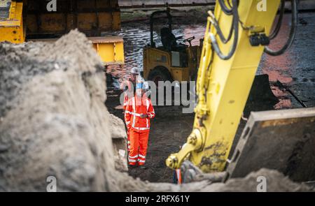 AMSTERDAM - Work on the A10 motorway. The A10 and A4 motorways and a section of train track have been temporarily closed in order to install two huge roof sections at Amsterdam Zuid station. ANP JEROEN JUMELET netherlands out - belgium out Stock Photo