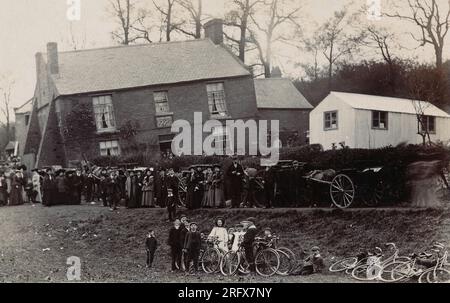 Glynne Arms Public House Himley Dudley. Later became known as The Crooked House. THE CROOKED HOUSE WAS BURNT DOWN AND DEMOLISHED IN AUGUST 2023 WHICH WAS AN ABSOLUTE TRAGEDY. THIS IS WAHT THE PUB LOOKED LIKE IN EARLIER YEARS. IT WAS AND STILL IS A VERY POPULAR PIECE OF ICONIC HERITAGE AND HOPEFULLY WILL BE REBUILT ONE DAY. Stock Photo