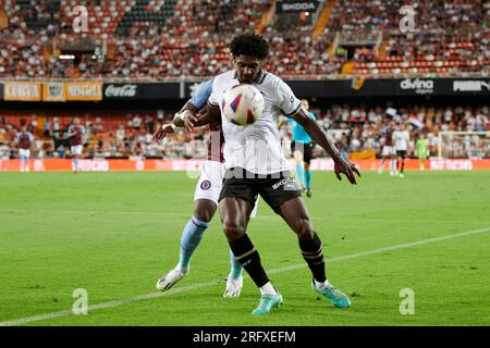 Valencia, Spain. 05th Aug, 2023. Lucas Digne of Aston Villa Football Club, Andre Almeida of Valencia CF in action during the La Liga EA Sport Regular PRE Season on August 5, 2023 at Mestalla Stadium in Valencia, Spain. (Photo by German Vidal/Sipa USA) Credit: Sipa USA/Alamy Live News Stock Photo