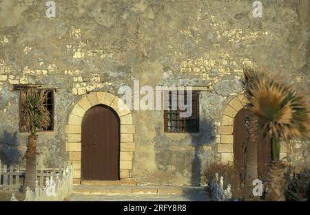 a house in the town and Oasis of Farafra in the Libyan or Western Desert of Egypt in North Africa.  Egypt, Farafra, march, 2000 Stock Photo