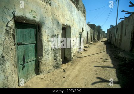 a house in the town and Oasis of Farafra in the Libyan or Western Desert of Egypt in North Africa.  Egypt, Farafra, march, 2000 Stock Photo