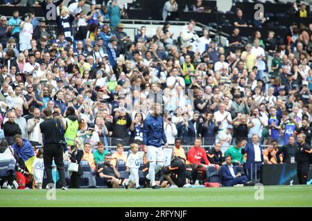 London, UK. 6th Aug, 2023. Harry Kane (10 Tottenham Hotspur) comes into the pitch during the friendly game between Tottenham Hotspur and Shakhtar Donetsk at Tottenham Hotspur Stadium in London, England (Alexander Canillas/SPP) Credit: SPP Sport Press Photo. /Alamy Live News Stock Photo