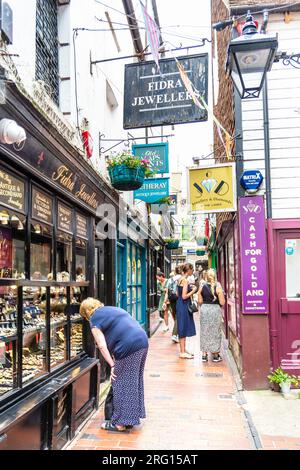 Jewellery shops in Meeting House Lane at The Lanes shopping district, Brighton, England Stock Photo