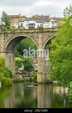 Knaresborough bridge on the river Nidd from the East, Knaresborough, North Yorkshire, England, UK Stock Photo