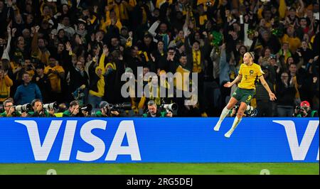 Sydney, Australia. 7th August 2023, Australia's Caitlin Foord scoring Australia's first goal against Denmark at Stadium Australia in Sydney, Australia (Kleber Osorio) Credit: Kleber Osorio/ Alamy Live News Stock Photo