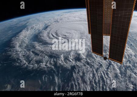 Satellite view of Hurricane Florence in the western Atlantic Ocean ...