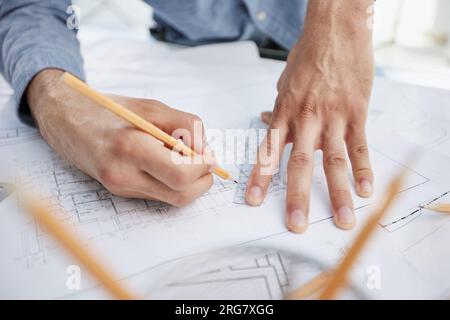 Engineer designs works according to drawings and collaborates in ...