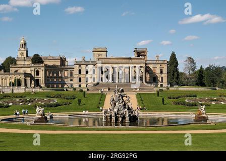 General view of Witley Court, Worcestershire, with the Perseus and Andromeda fountain in the foreground.  The 19th century mansion was ruined by fire in 1937, and restoration work is being undertaken by English Heritage. Stock Photo