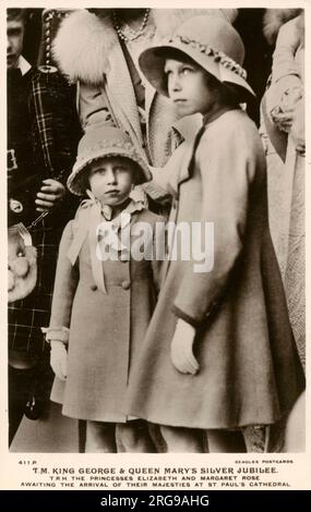 Princess Elizabeth and Princess Margaret Rose waiting before the start of the Thanksgiving Service marking King George V's Silver Jubilee at St. Paul's Cathedral, London. Stock Photo