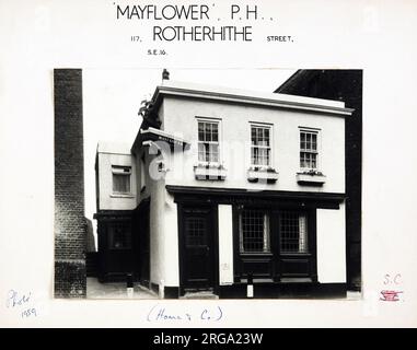 Photograph of Mayflower PH, Rotherhithe, London. The main side of the print (shown here) depicts: Left Face on view of the pub.  The back of the print (available on request) details: Trading Record 1936 . 1961 for the Mayflower, Rotherhithe, London SE16 4NF. As of July 2018 . Owner . Rotherhithe Pub Company Stock Photo