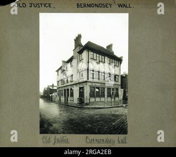 Photograph of Old Justice PH, Bermondsey, London. The main side of the print (shown here) depicts: Corner on view of the pub.  The back of the print (available on request) details: Nothing for the Old Justice, Bermondsey, London SE16 4TY. As of July 2018 . Renamed The Winnicot . as of Sept 2017 pub closed Stock Photo