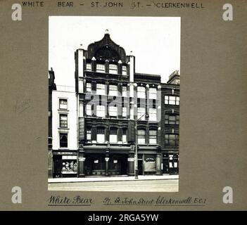 Photograph of White Bear PH, Clerkenwell, London. The main side of the print (shown here) depicts: Face on view of the pub.  The back of the print (available on request) details: Nothing for the White Bear, Clerkenwell, London EC1M 4AN. As of July 2018 . Family run pub Stock Photo