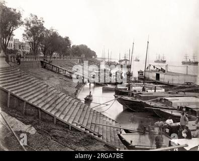 19th century vintage photograph: Boats tied up along the waterfront, Hankow Hankou China Stock Photo