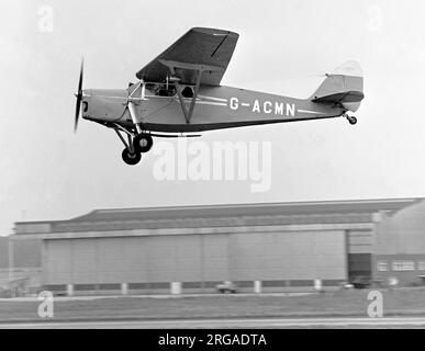 de Havilland DH.87B Hornet Moth G-AESE (msn 8108). Stock Photo