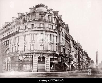 c.1880s France Paris - view of the Vendome column and Splendide hotel Stock Photo